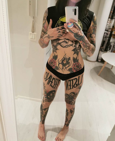 Porn Pics tattooedgirlss:IG: evethehairstylist