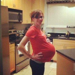 nonudepreg:The beauty of the female pregnant