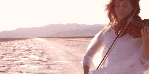 cat-in-the-dark:  favorite musicians: lindsey stirling 