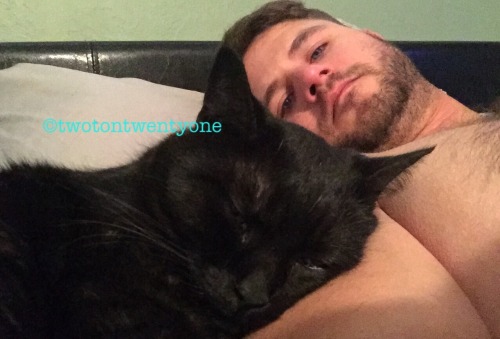 twotontwentyone:@fitmunk tagged me for six selfies. I think maybe one or two of these haven’t been posted before. First pic is my sleepy tired ass right now.