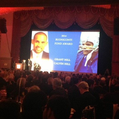 Grant Hill and his dad receiving their award #greatsportslegenddinner