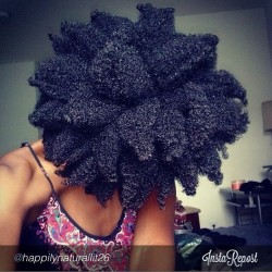 myhaircrush:  by @happilynaturallit26 “🙌
