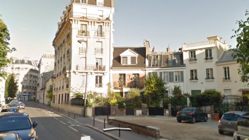 peachofcrap:Another trip through the streets of Paris on Google Streets