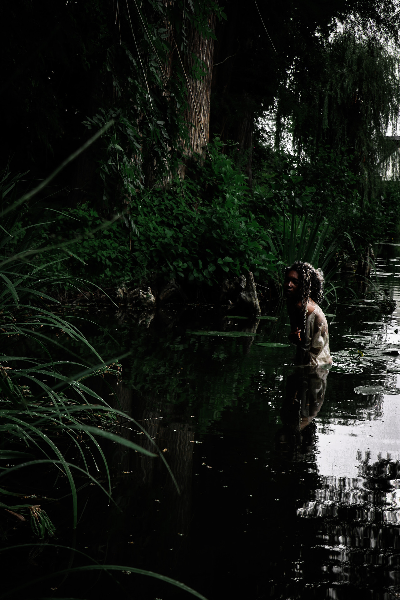 adelythe:  Lake Witch © Adelythe WilsonModel: Tallulah Jane HumphreyDress: Lyly