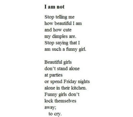 princesscal0rie:  And also beautiful girls have friends.