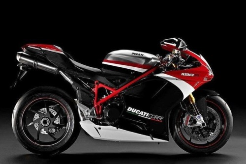 DucatiPower&hellip;! #bmwmotorrad #motorbike #motorcycle #motos #moto #ducati #design #ducaticorse #