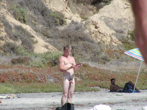 spankysd:  I shot these years ago. Cropped and modified versions appear occasionally on various sites. I figured I’d upload the original images from the camera.