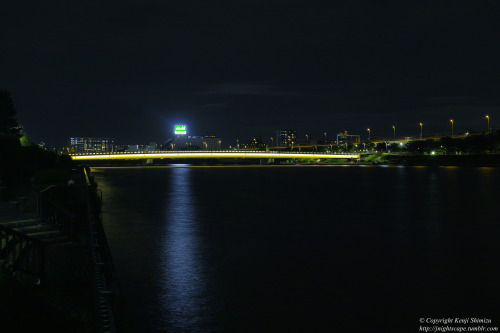 Golden Line, Tokyo.See more of My work at http://transcreative.jp