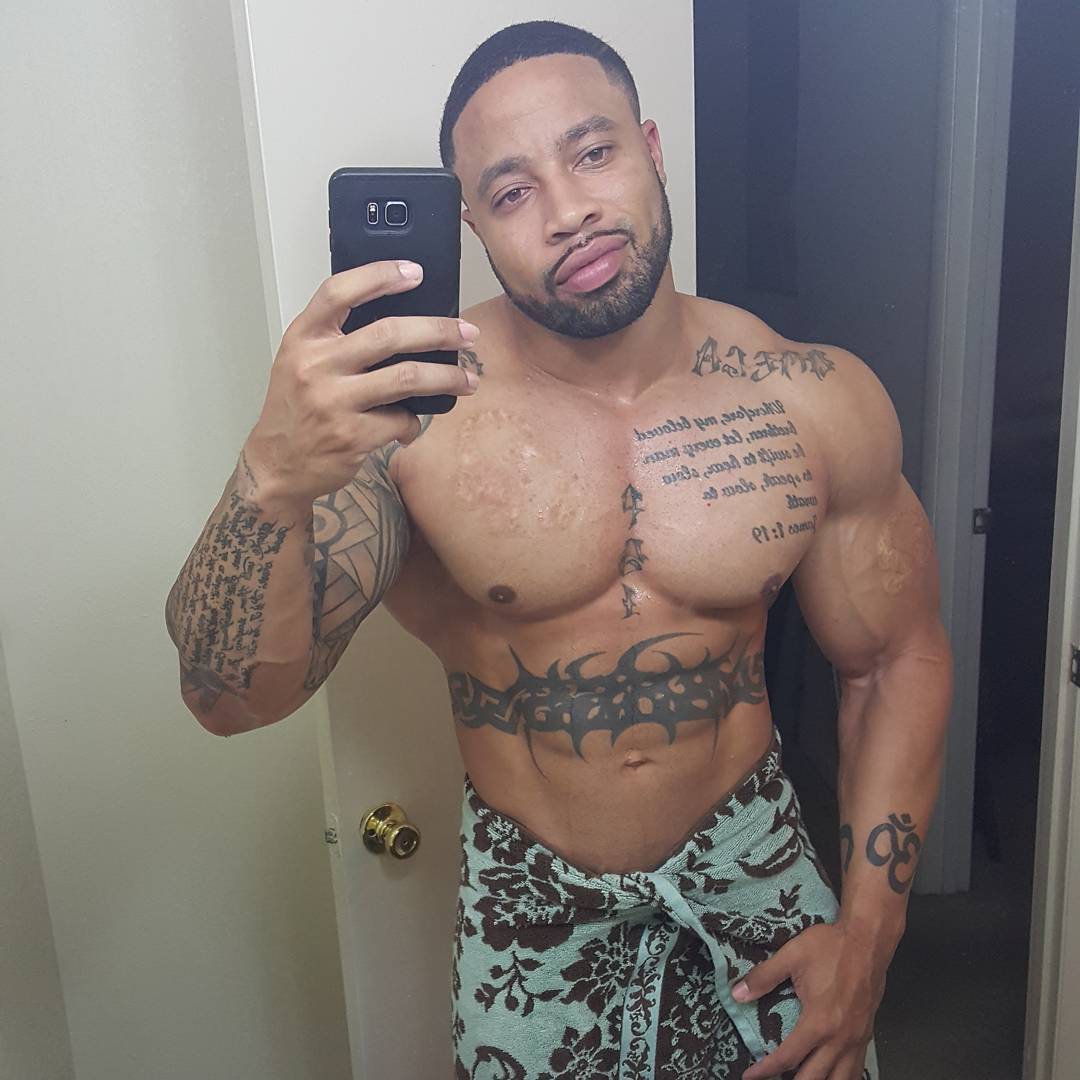 muscleworshipandhirehim:James Hatchel