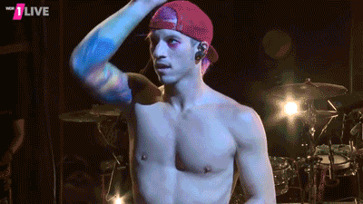 How To Be Fucking Hot And Fucking Cute At The Same Time, A Lesson By Josh Dun