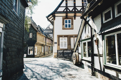 euphoriette:goslar alleys by lina zelonka on Flickr.