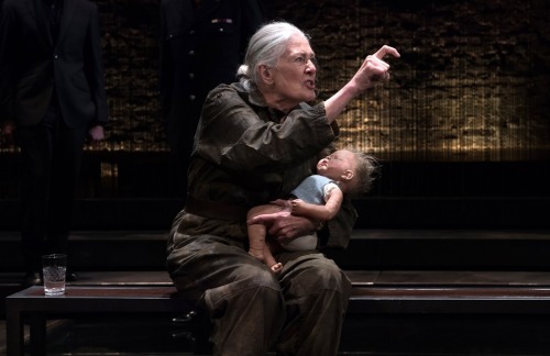 theatreisgoodforthesoul:Richard III Almeida Theatre, 2016Starring Ralph Fiennes and Vanessa Redgrave