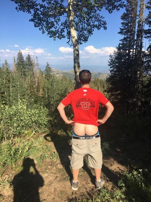 collegebottom19:  Suns out, buns out. (Again)  PC: @aaronthebondnew