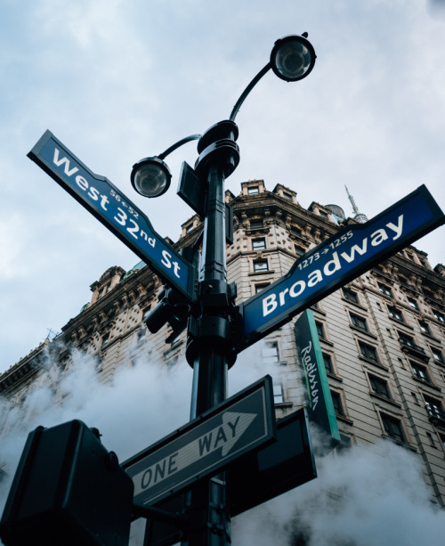 newyorkcityfeelings:City vibes by @newyorkxplorer 