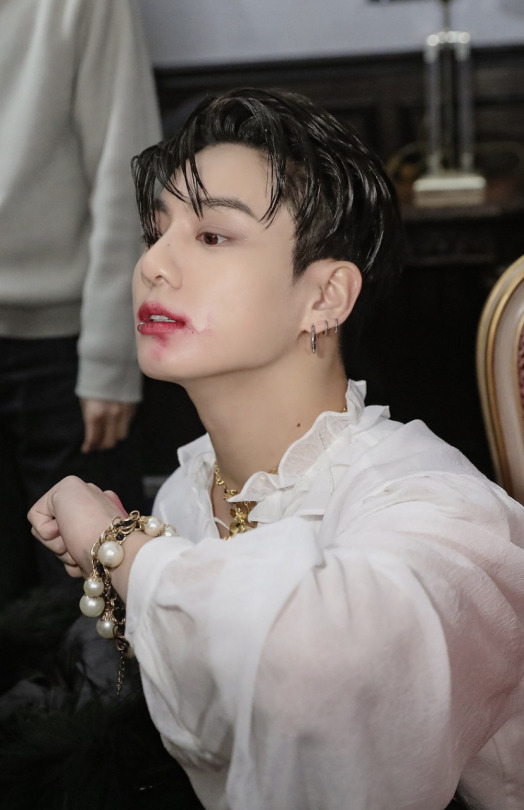 296/547 Posting A Picture Every Day Until Jeongguk Is Home
