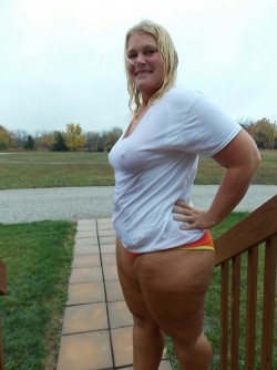 massive-asses-thick-thighs:  next door girl