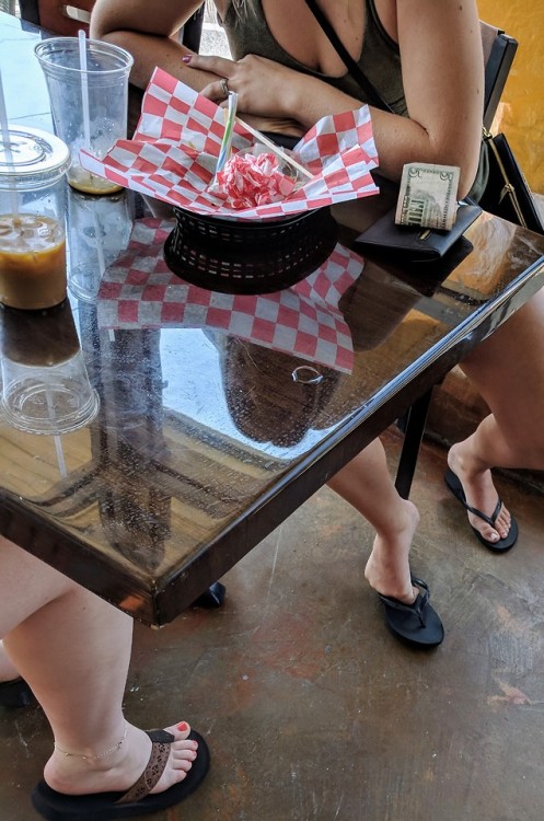 sexycandidfeet: Creepfeet