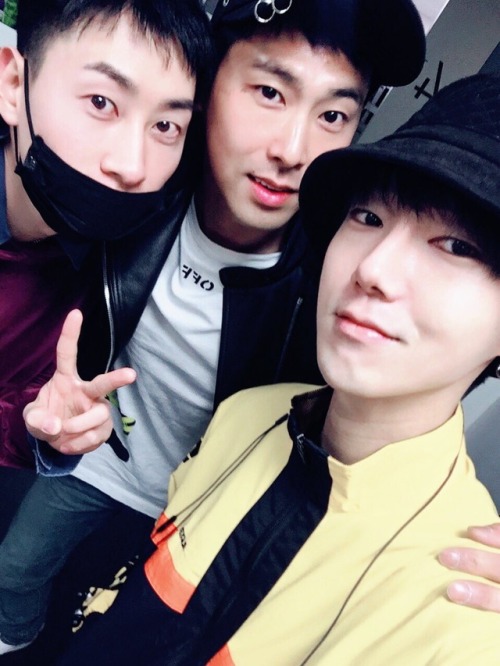 Shfly3424: Friends Who Are Out On Vacation~^^ ☘️ #Super Junior #TVXQ