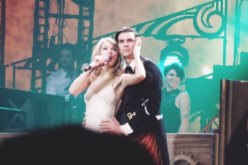 shakingitoff13:shakingitoff13:I had the time of my life fighting dragons with you the last 8 years✨|