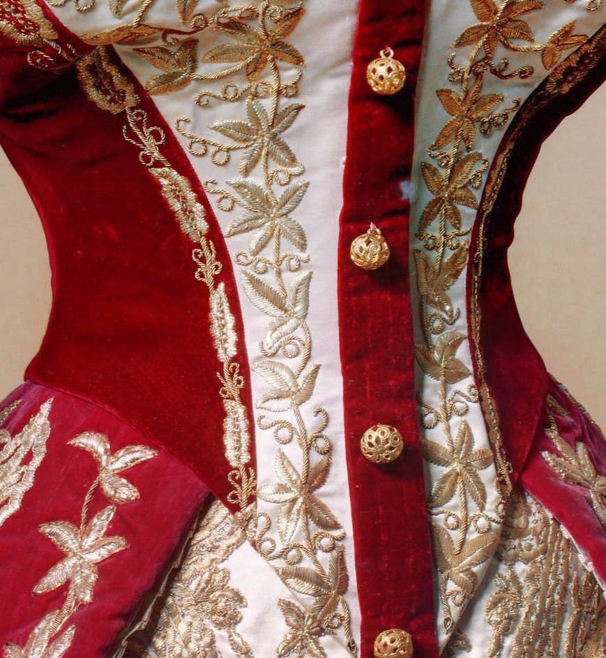 royaland:  imperial-russia:  A magnificent court dress of Empress Maria Fyodorovna