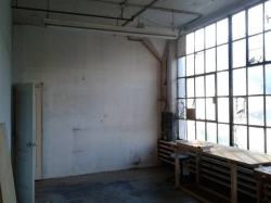 househunting:  00/300 sq ft workshop Queens,