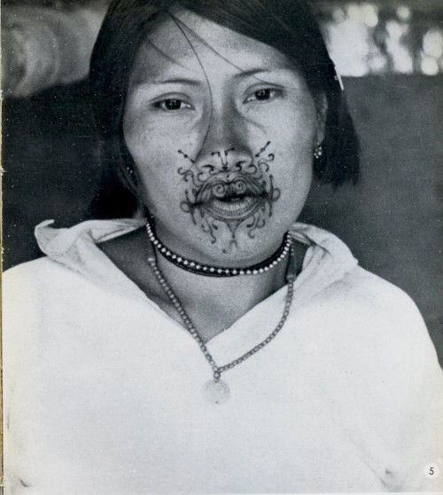 lelongdutemps: Portrait d'une jeune Indienne caduveo, village de Nalike, Mato Gosso, Brésil 1935-19