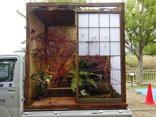 archatlas:Mini Gardens on the Move: Japanese Landscapers Transform Truck Beds Into Bucolic Worlds&nb