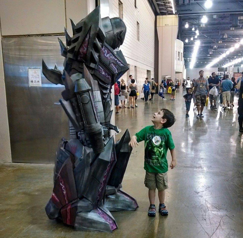 cosplay-gamers:  Transformers - Megatron Cosplay by Mike Hagy Photos by Wizard World