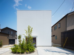 architags:   Fujiwaramuro Architects. Hakusan House. Nara. Japan. photos: Fujiwaramuro Architects 