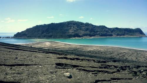 sixpenceee:Photographs of new pacific Island off TongaFor weeks in January, an underwater volcano se