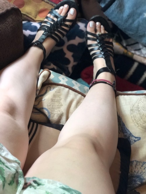 thefjqueen: No one wants to spoil these toes :(