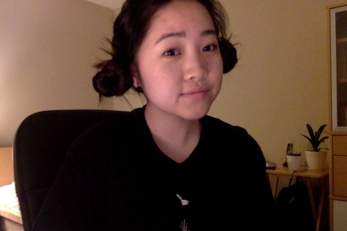 tryin’ out those vivian vo-farmer buns