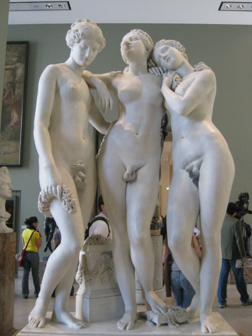 christinetheimpossiblegirl: starlingsongs: happylambie: Three women with penisesThe Louvre, Paris Fr