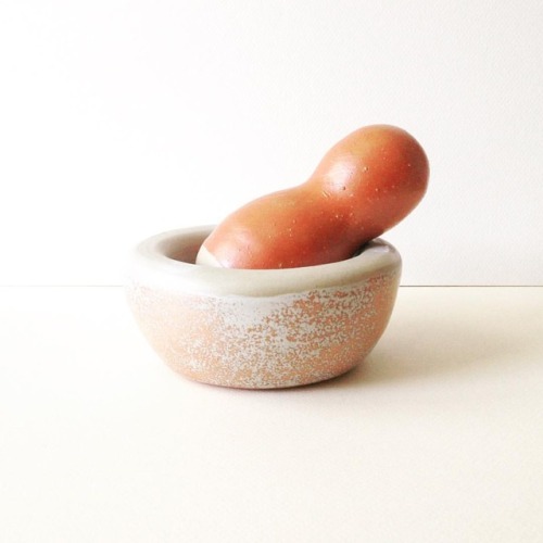 Happy Weekend! Here&rsquo;s a chubby mortar and pestle. #ceramics #pottery #saltkiln #saltfired #peo