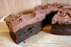 fullcravings:  Chocolate Mud Cake