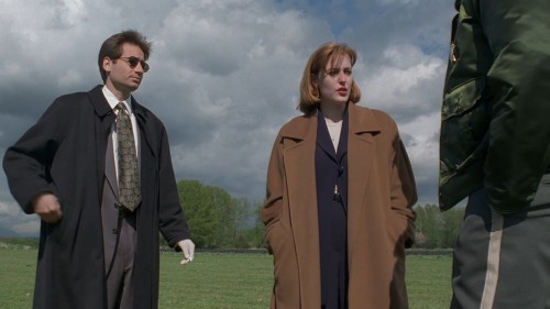 Headcanon That Scully's Huge Coat Phase Was Really Just Her Wearing Her Father's Old Overcoats :')