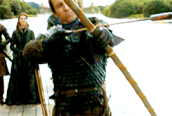 captainelizabeth:gameofthronesdaily:1.01 and 3.03#I’m not crying there’s just something in my eye