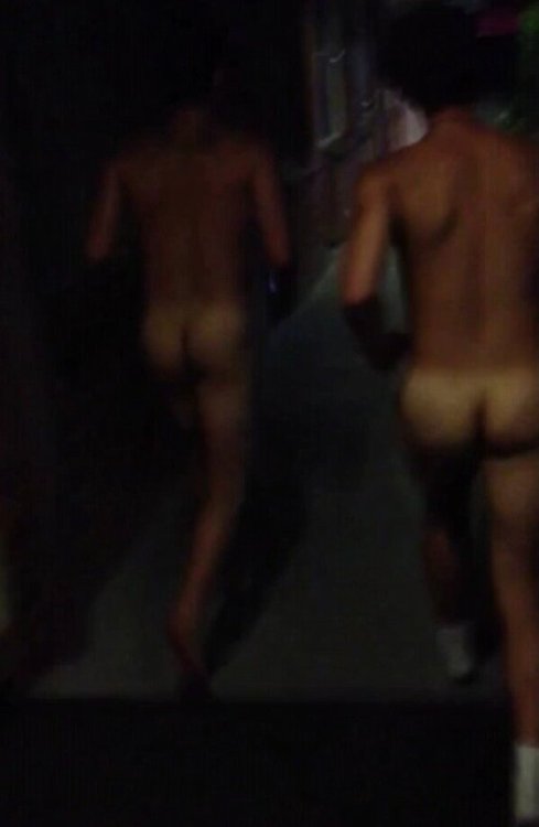 male-celebs-naked:  Jai and Luke Brooks 7See more here
