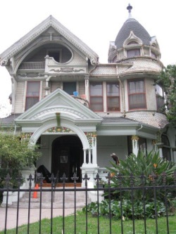 victorianhouses:   	Frederick Mitchell Mooers House - Westlake (7) by Jodi Summers    	Via Flickr: 	Frederick Mitchell Mooers House - Victorian house built in 1894 at 818 South Bonnie Brae Street in the Westlake area of Los Angeles, California.  Jodi