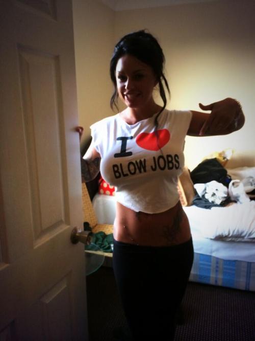 sluttyandfuckablegirl:  My kind of shirt~ adult photos