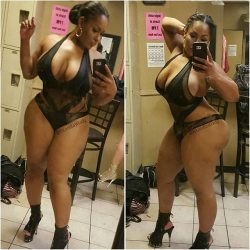 Thick women/ BBWs