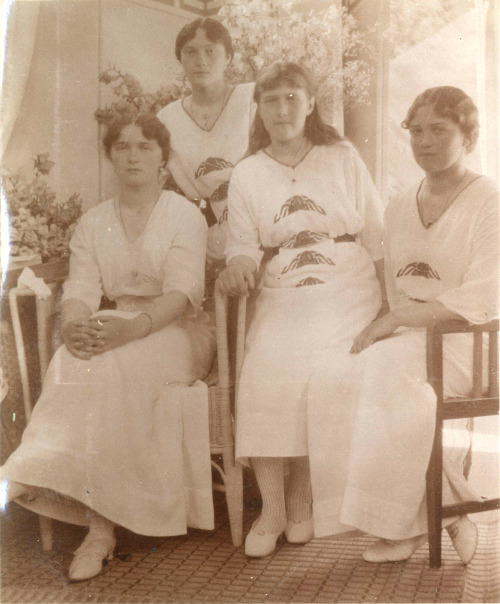 Olga, Tatiana, Maria, and Anastasia at Tsarskoe Selo, 1915.