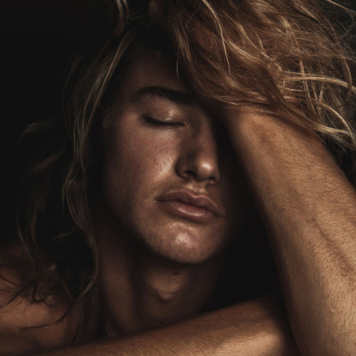 longhairedboysonly:Mitchell Hoog by @luvgenstudio