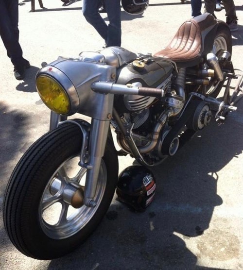holdfastmotorcycles:#shovelhead #bobber #bobberporn www.instagram.com/p/CCo5fSwBEd_/?igshid=