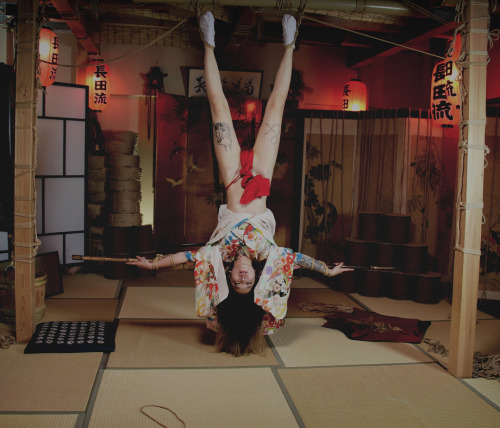 mai8chan:  Model ゆらら Kinbaku Osada adult photos