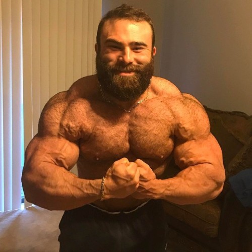 musclefetish:  Frank Mannarino. Can’t stop growing. Ultimate #beastmode. 22-inch neck.