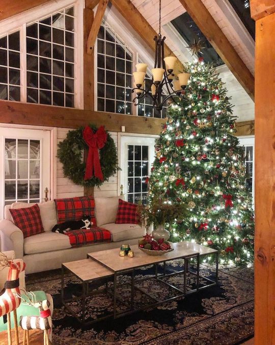 farmhouselove:📸 @countryhomeandbloomsLove this gorgeous tree! Bigger the better.  Follow us on Instagram | Shop Our Farmhouse Marketplace       Goals af! 