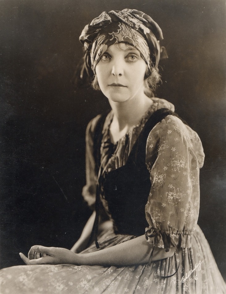 Photos of ZaSu Pitts in the 1920s and ’30s.