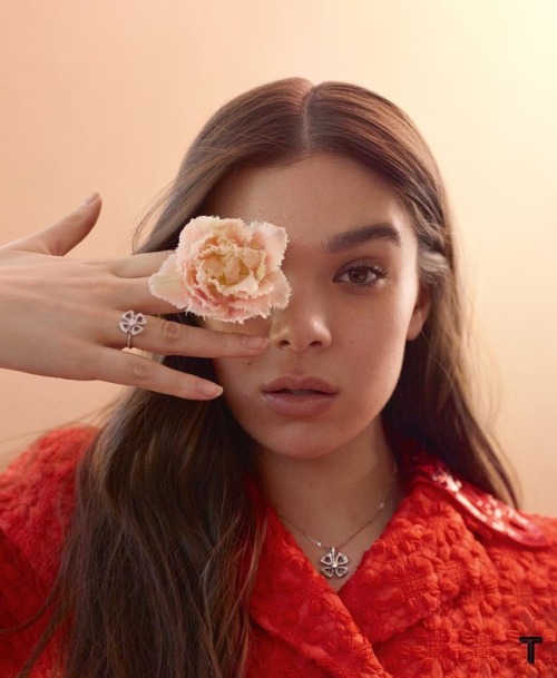 Hailee Steinfeld, photographed by Catherine Servel for The New York Times Style Singapore, Jan 2019.