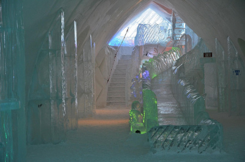 Hotel de Glace, Quebec City, Canada (by lboulay).